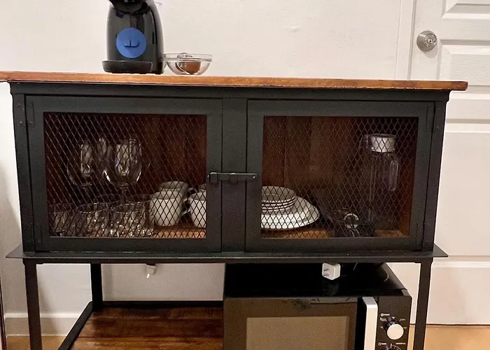 Charming 1-br In Bgc Apartment *