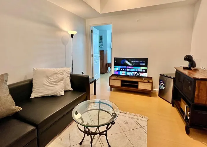 Charming 1-br In Bgc *