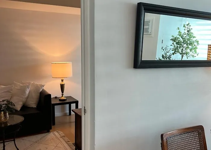 Charming 1-br In Bgc Apartment