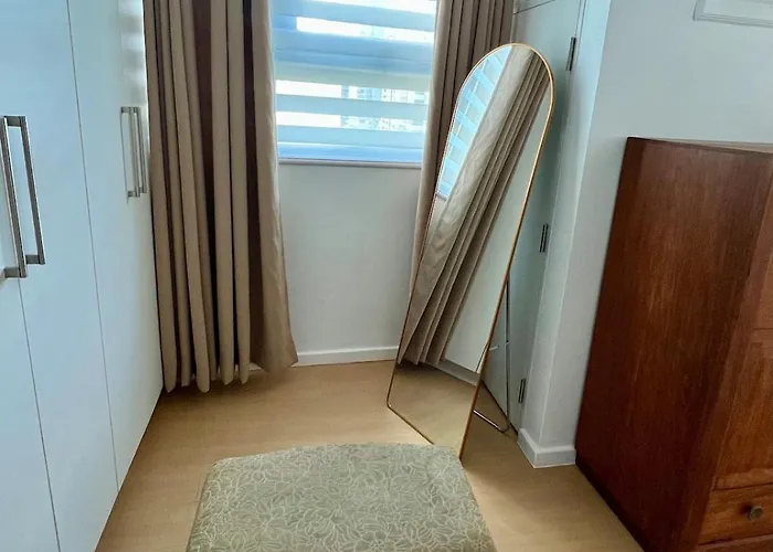 Apartment Charming 1-br In Bgc Manila